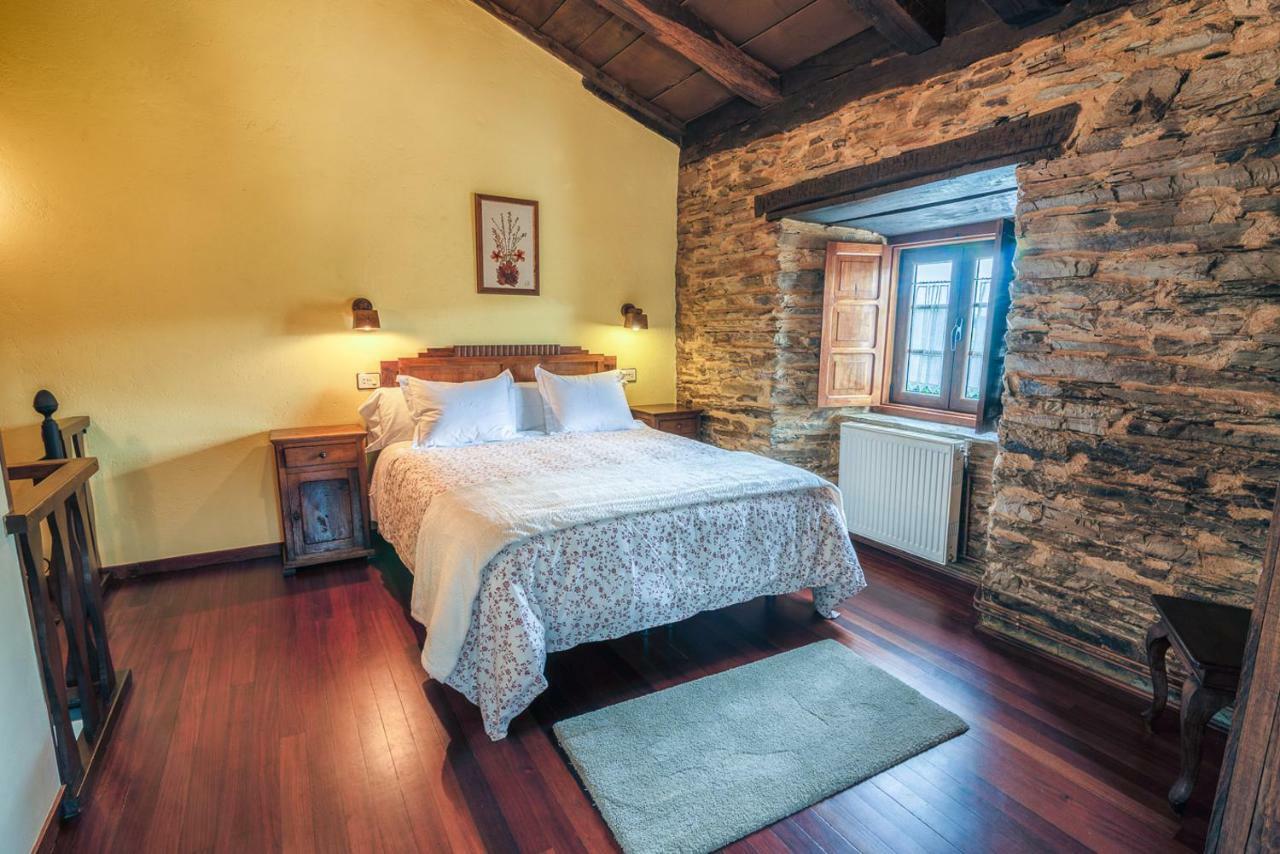 Apartamentos Rurales Casa Riveras Santa Eulalia de Oscos Extérieur photo